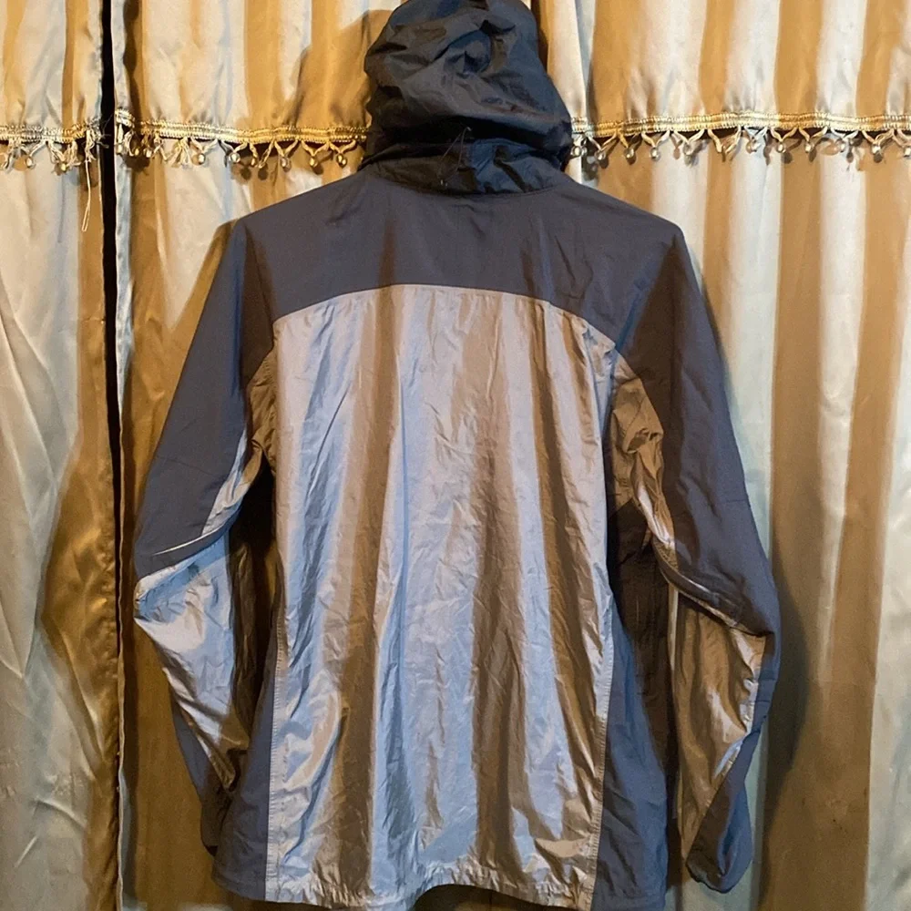 Marmot Hooded Windbreaker Men’s XL, gray Zipped Pockets Armpit Vents